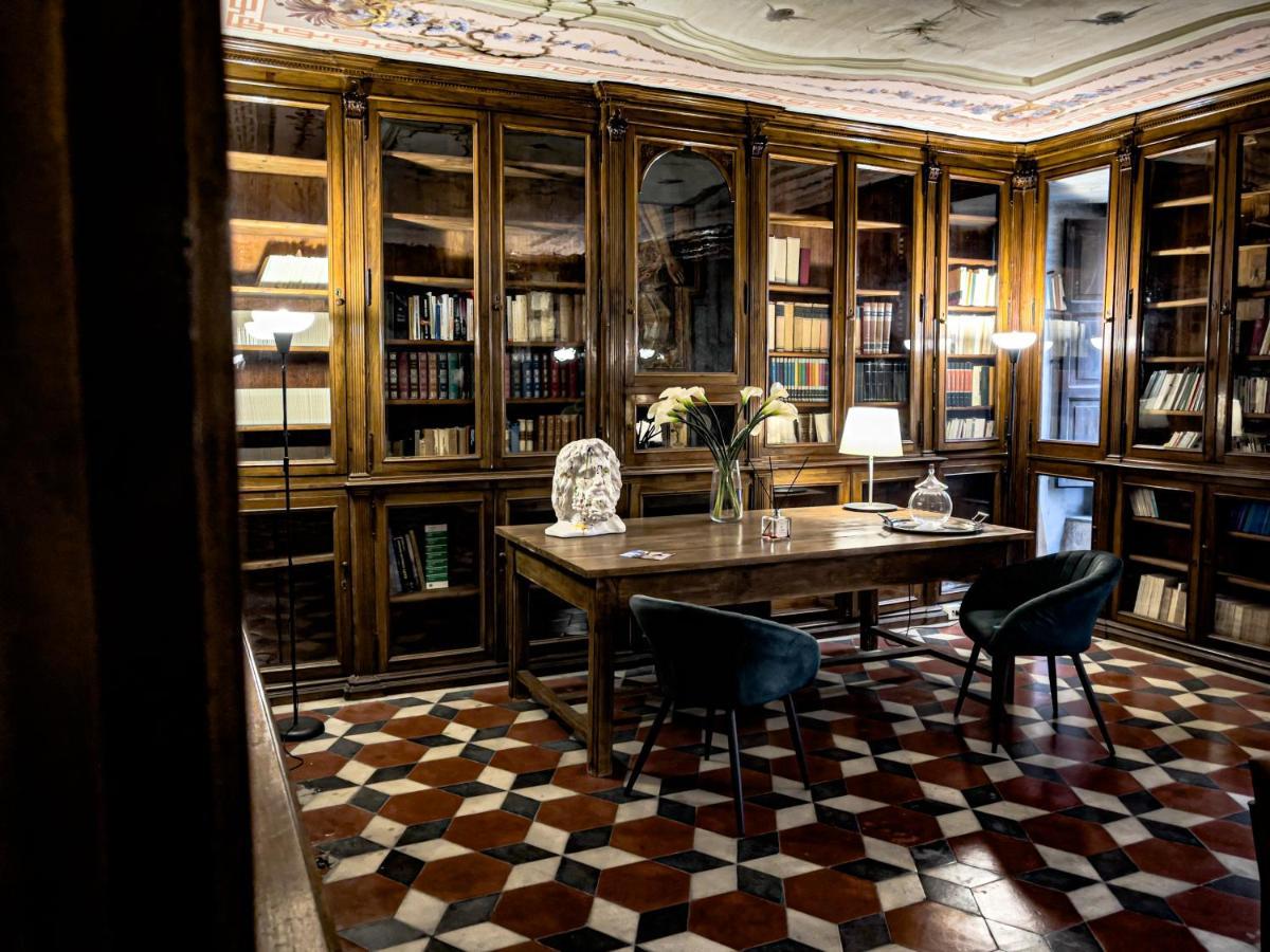 Palazzo Cappuccini Art Relais Hotel Naples Exterior photo