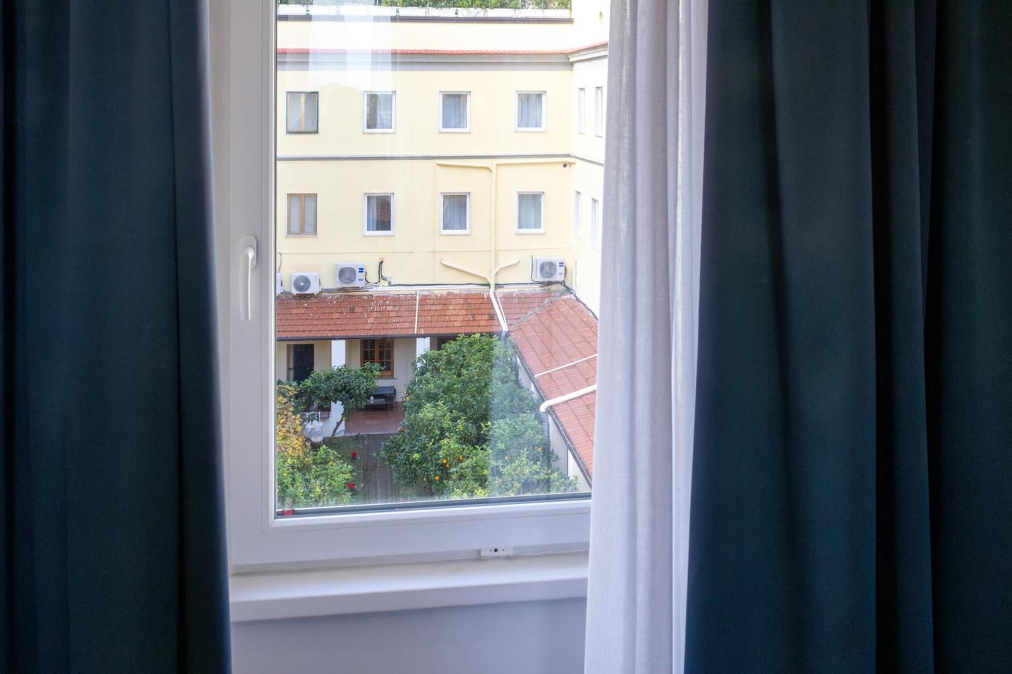Palazzo Cappuccini Art Relais Hotel Naples Exterior photo