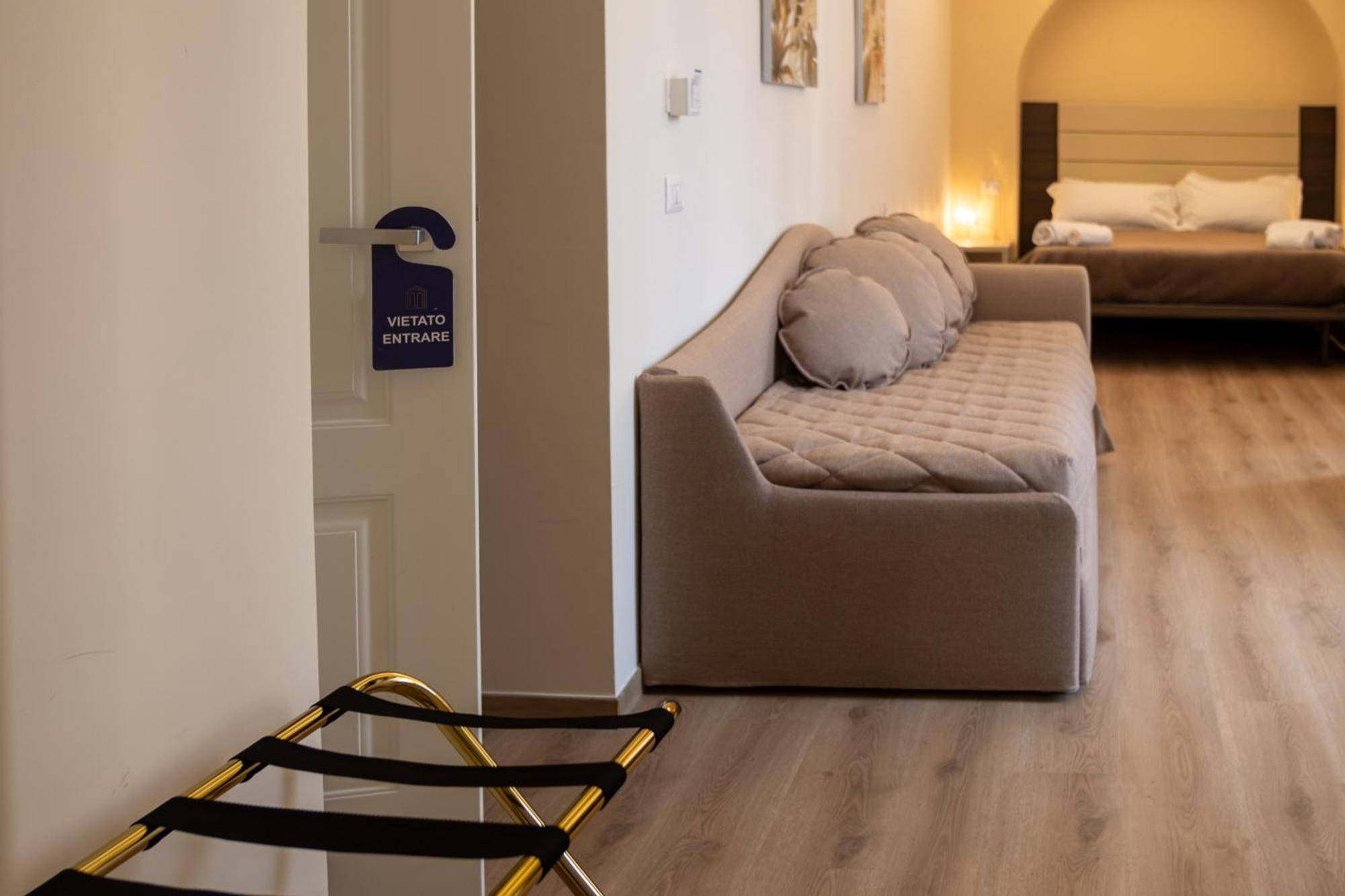Palazzo Cappuccini Art Relais Hotel Naples Exterior photo