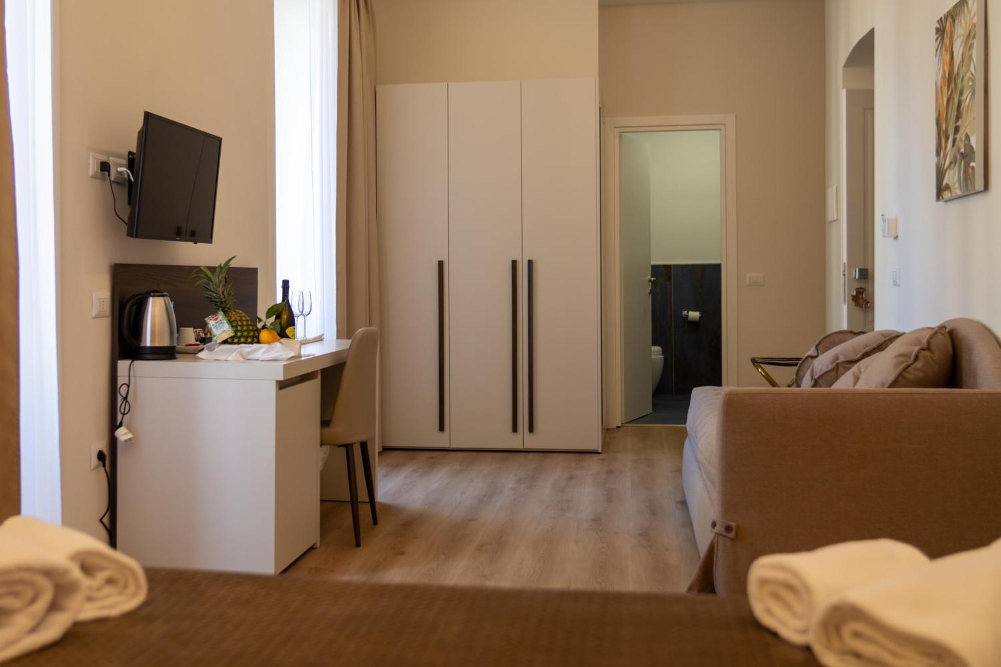 Palazzo Cappuccini Art Relais Hotel Naples Exterior photo